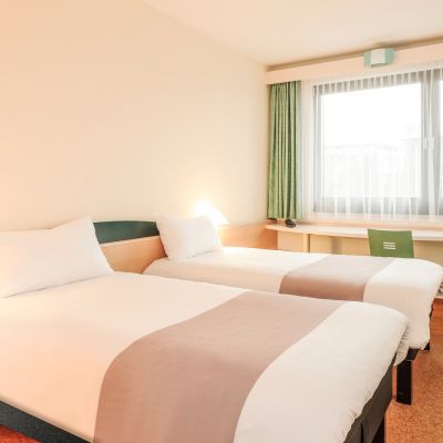 Ibis Rostock Am Stadthafen Exterior foto
